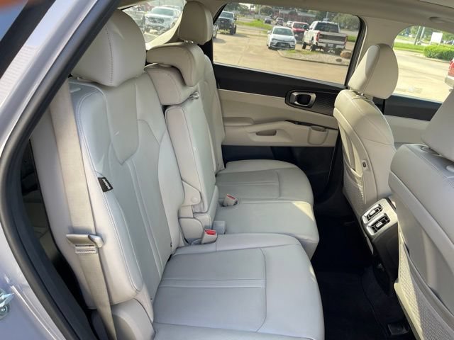 Used 2025 Kia Sorento S w/ Panoramic Sunroof Package FWD image 23