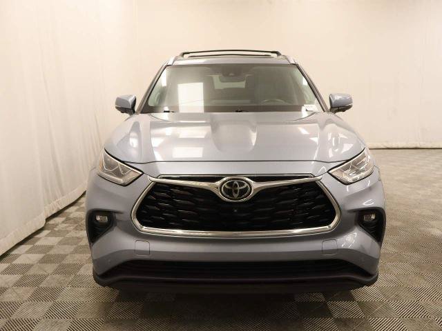 Used 2023 Toyota Highlander Limited FWD image 17