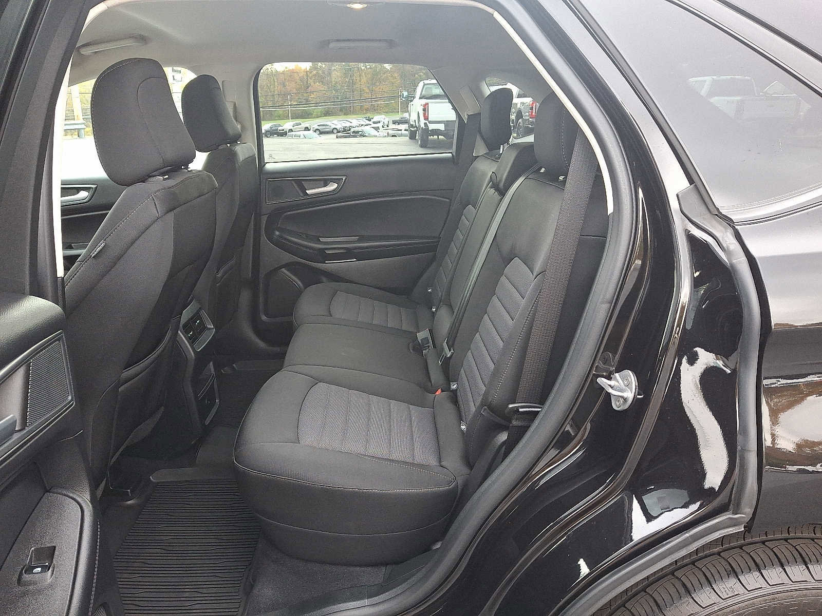 Certified 2024 Ford Edge SE image 10