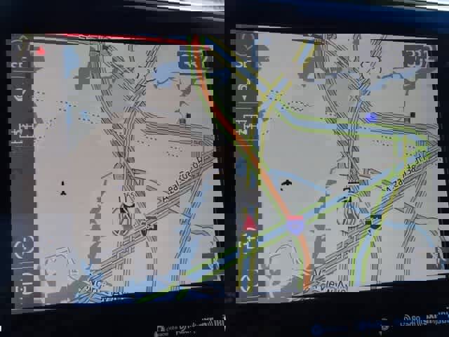 Used 2019 Toyota Avalon Limited image 30