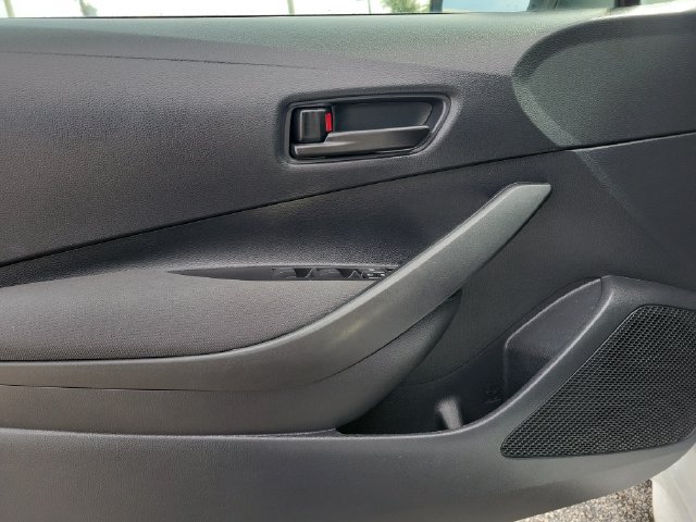 Used 2025 Toyota Corolla LE FWD image 22