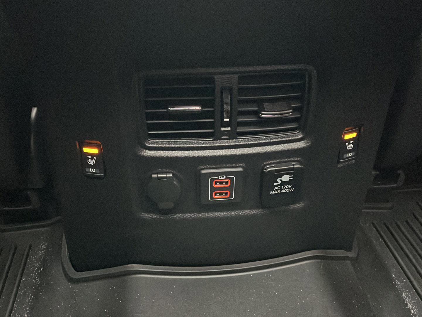 Used 2023 Nissan Titan PRO-4X w/ Pro-4x Convenience Package image 12