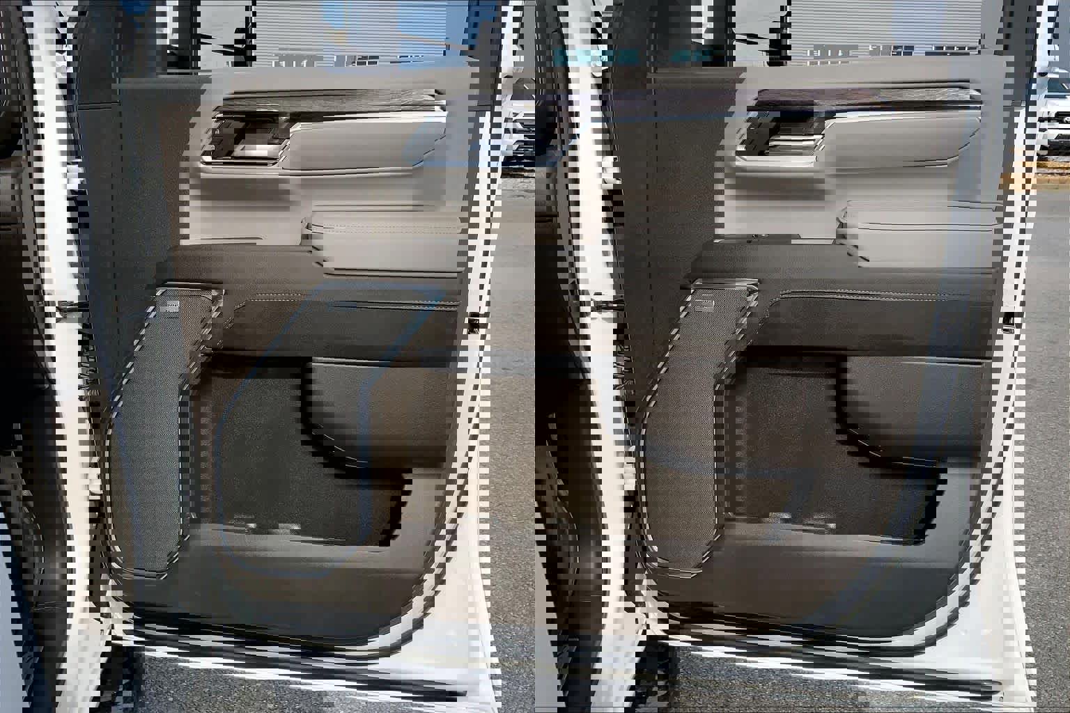 Used 2025 Chevrolet Silverado 2500 LTZ w/ LTZ Premium Package image 22