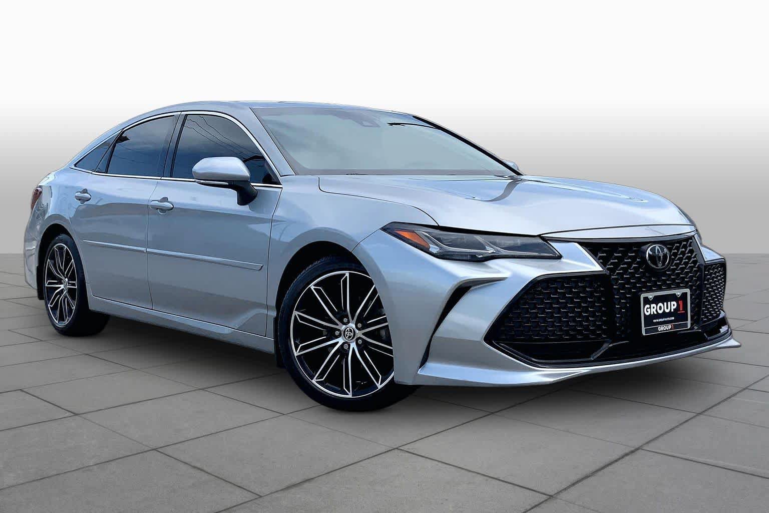 Used 2021 Toyota Avalon Touring FWD image 3