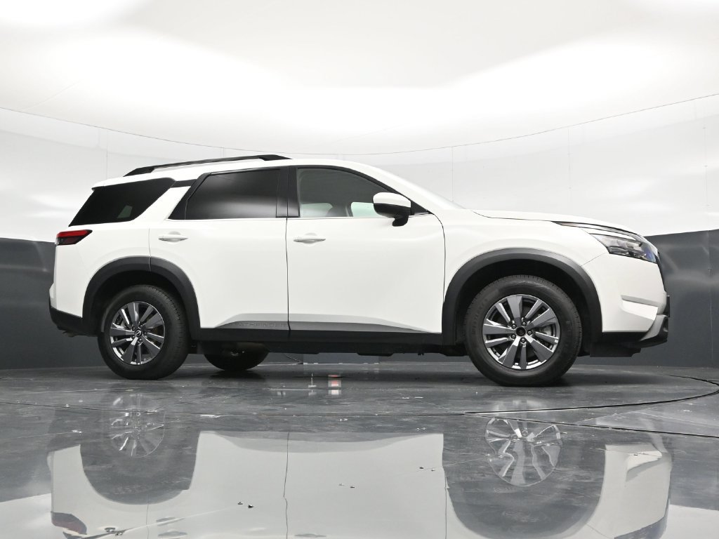 Used 2025 Nissan Pathfinder SV AWD/4WD image 45