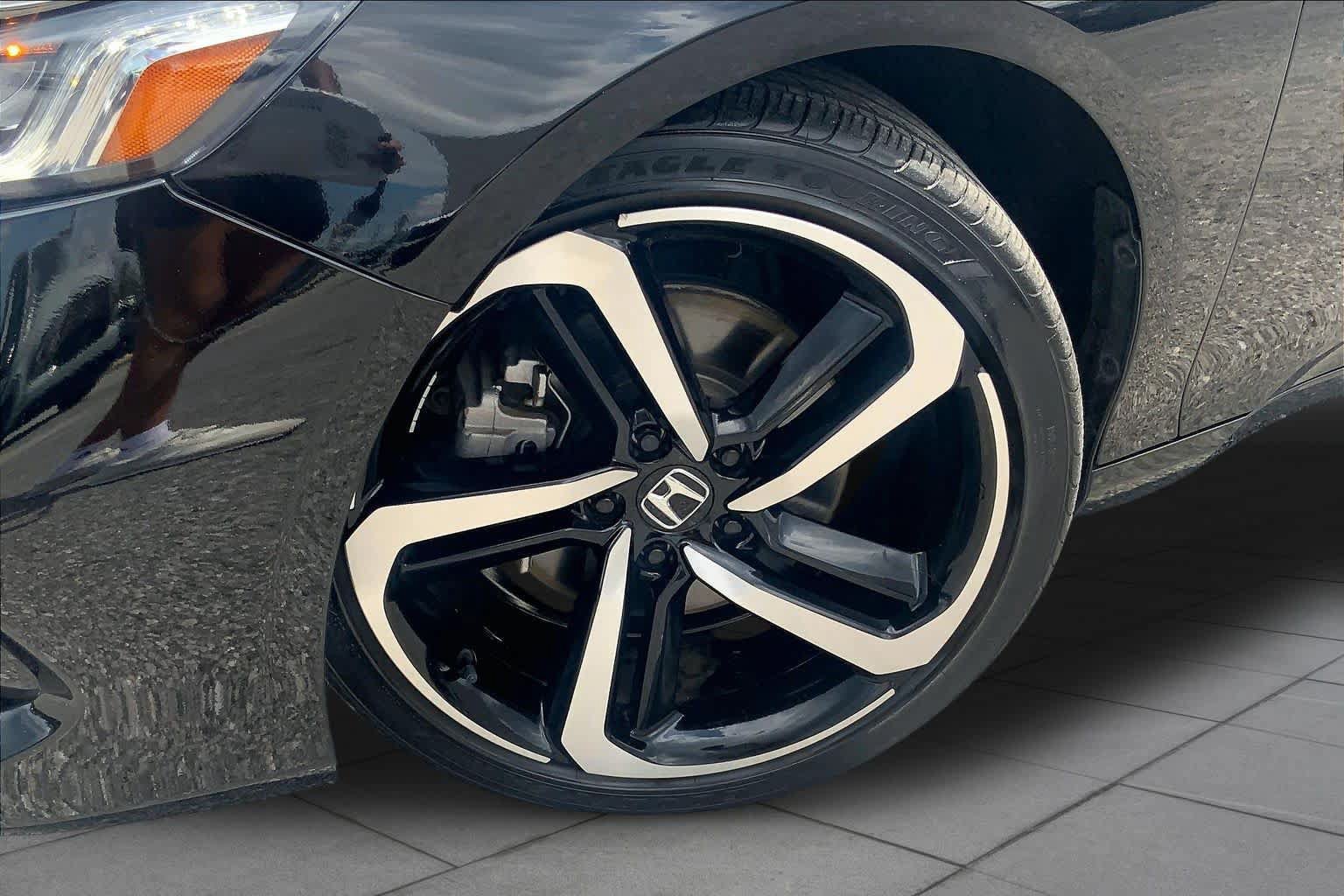 Used 2022 Honda Accord Sport image 11