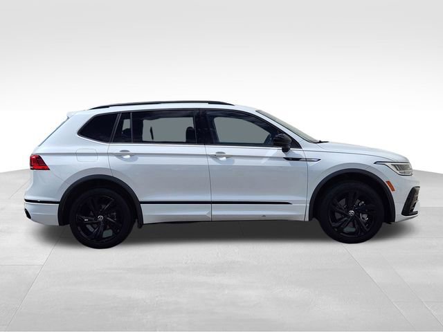 Used 2023 Volkswagen Tiguan SE R-Line AWD/4WD image 6