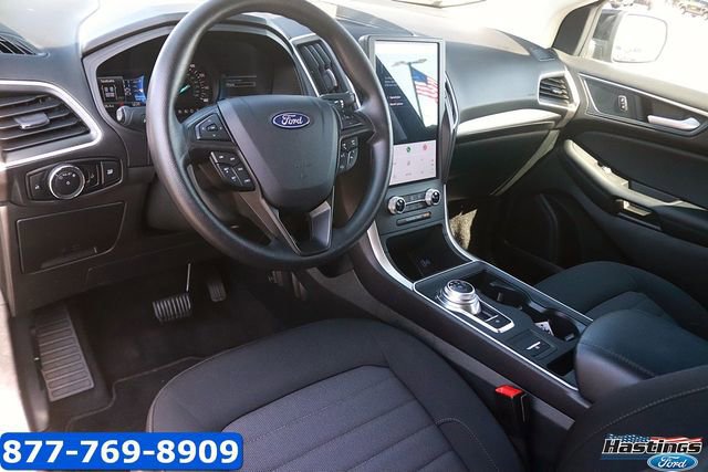 Certified 2024 Ford Edge SE w/ Black Appearance Package image 11