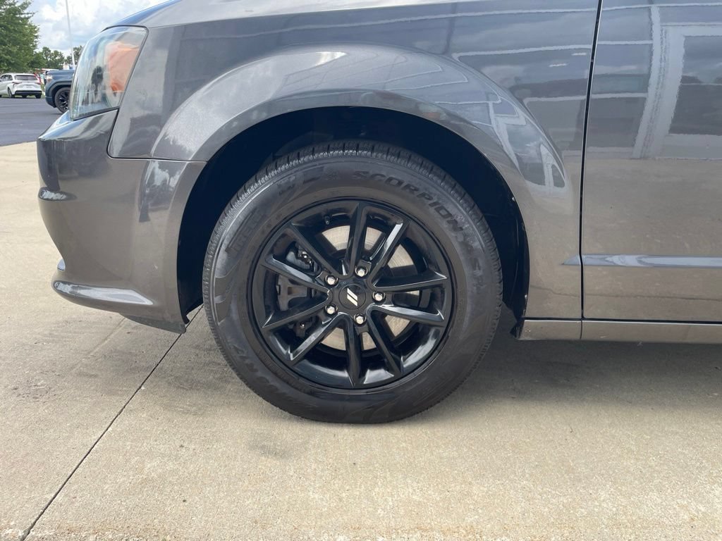 Used 2020 Dodge Grand Caravan SE FWD image 17