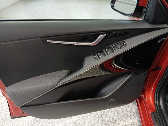 Used 2023 Kia Niro SX image 12