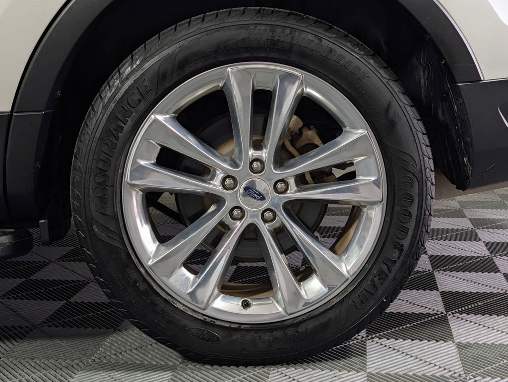 Certified 2019 Ford Explorer XLT w/ Equipment Group 202A FWD image 28
