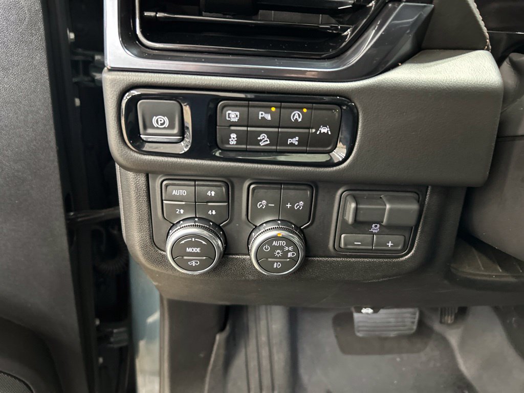 Used 2026 GMC Yukon AT4 w/ Premium Trailering Package AWD/4WD image 13