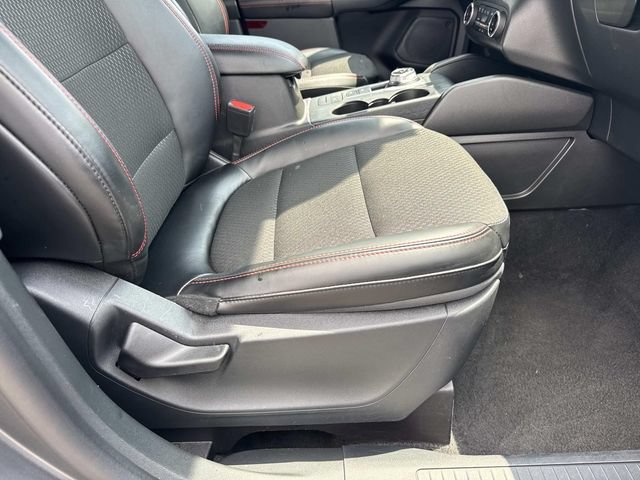 Certified 2025 Ford Escape ST-Line FWD image 11