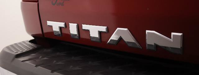 Used 2019 Nissan Titan SV AWD/4WD image 35