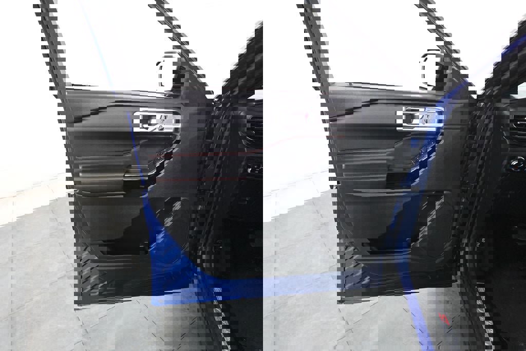 Certified 2023 Ford Explorer ST-Line image 8