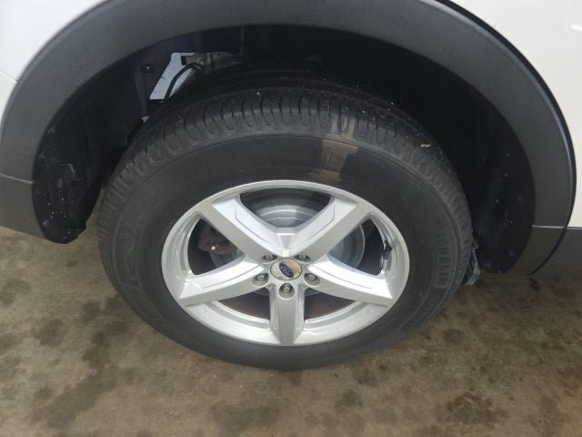 Certified 2017 Ford Explorer XLT w/ Equipment Group 202A AWD/4WD image 9