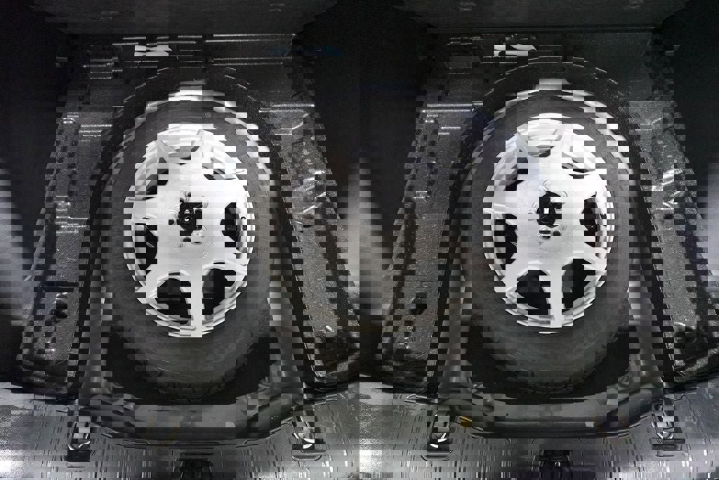 Certified 2020 Ford Escape SE image 28