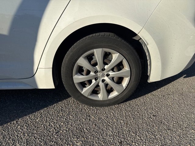 Used 2021 Toyota Corolla LE image 14