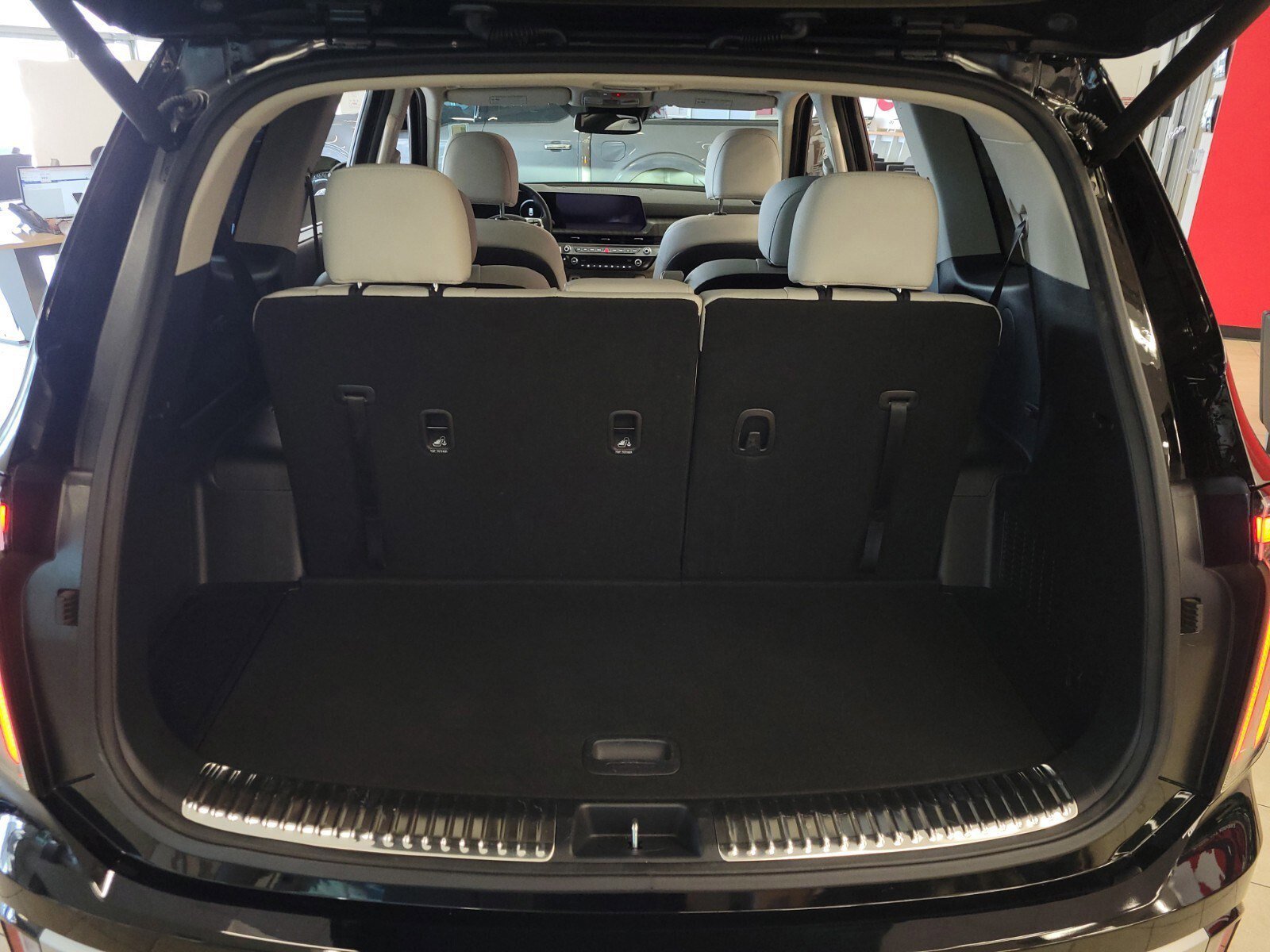 Used 2024 Kia Telluride SX w/ Towing Package image 30