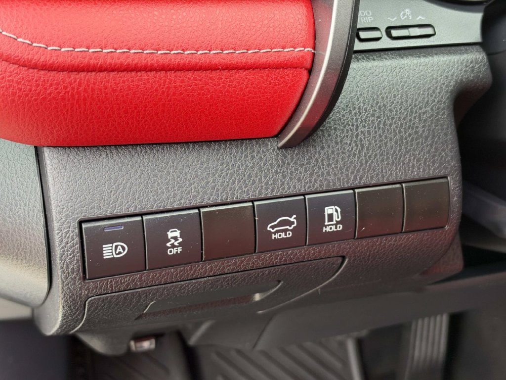 Used 2022 Toyota Camry XSE FWD image 23