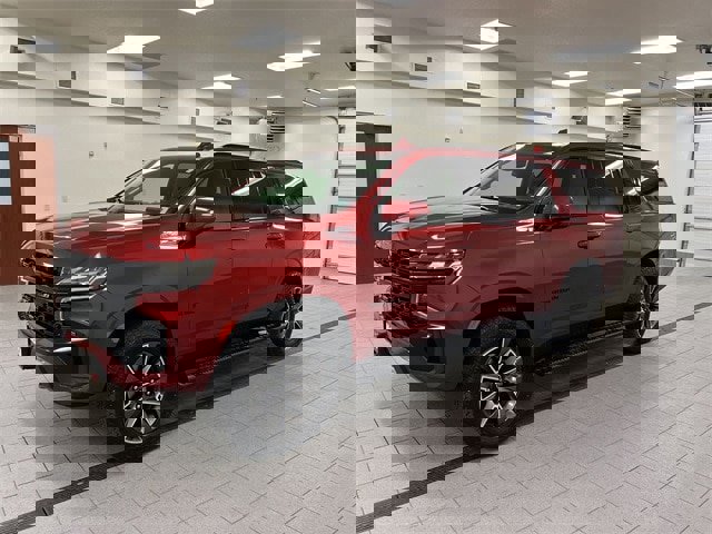 Used 2023 Chevrolet Suburban Z71 w/ Off-Road Capability Package image 3