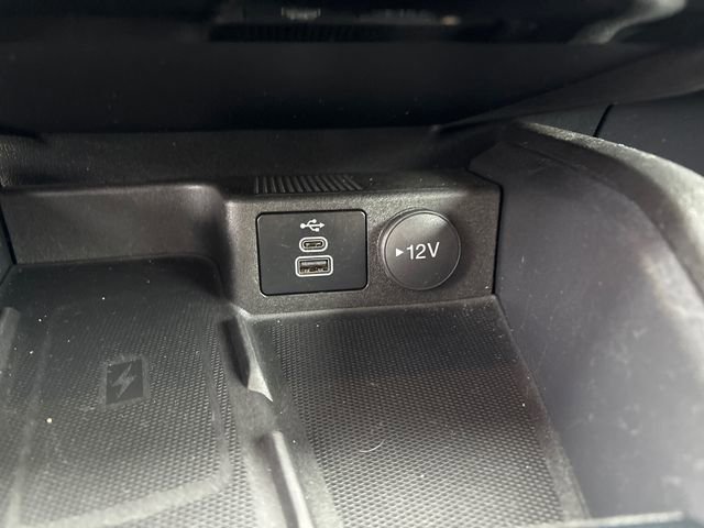 Certified 2025 Ford Escape Platinum AWD/4WD image 30