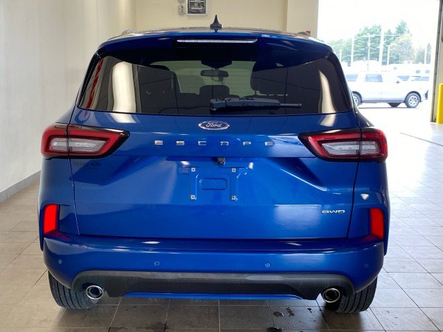 Certified 2023 Ford Escape ST-Line Select AWD/4WD image 6