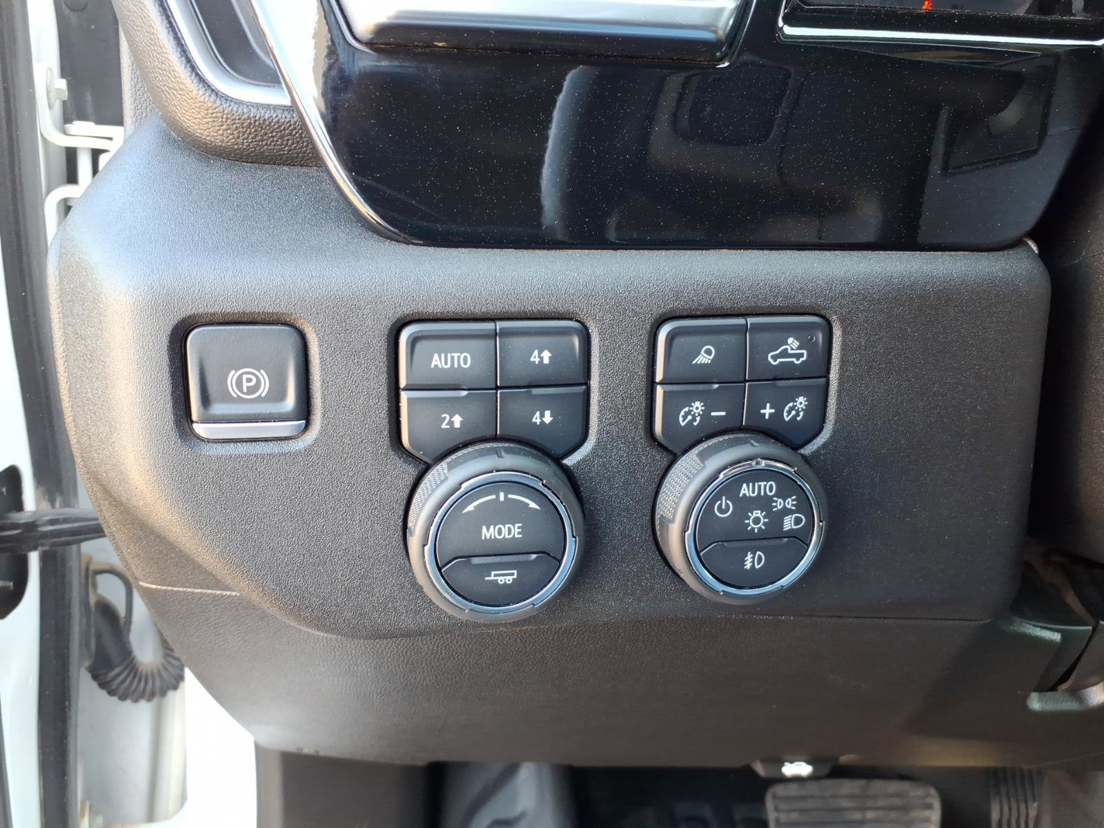 Used 2024 Chevrolet Silverado 3500 LT w/ Convenience Package image 16