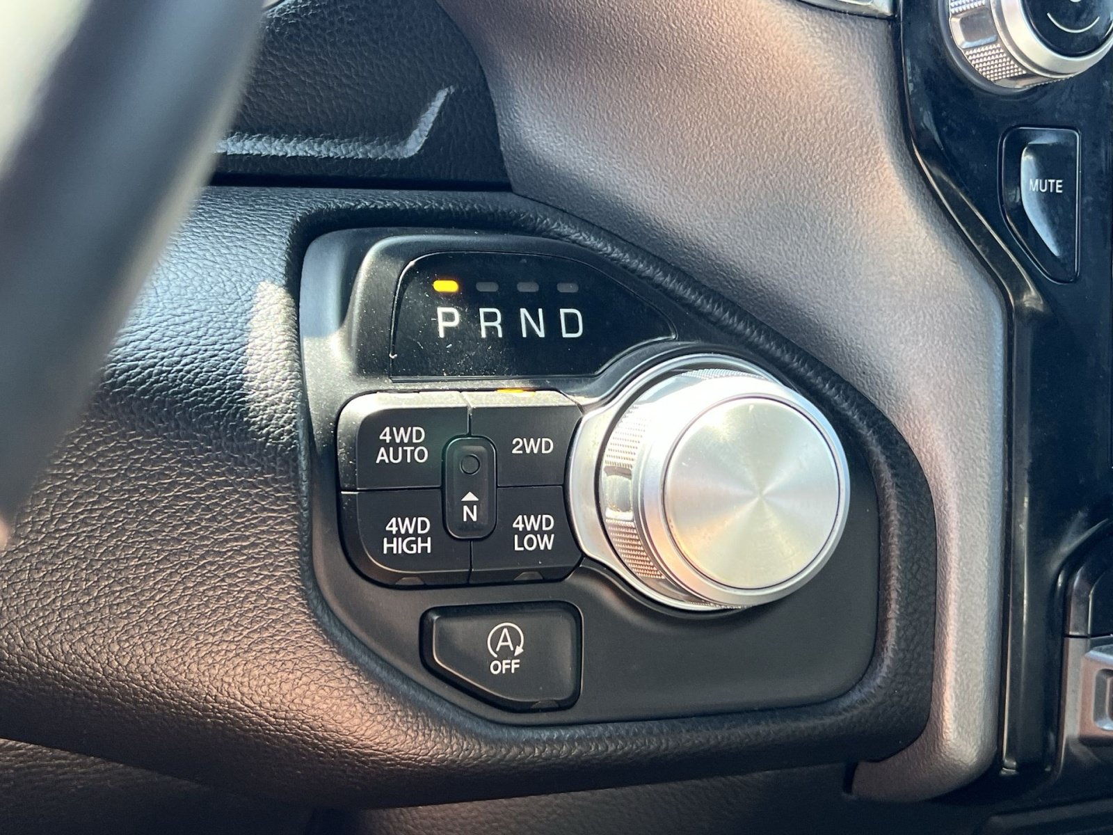Used 2024 RAM 1500 Laramie AWD/4WD image 22
