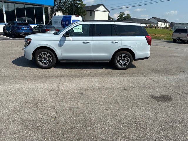 Certified 2025 Ford Expedition Active AWD/4WD image 18