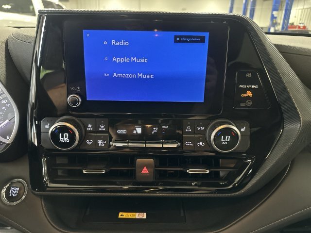 Used 2023 Toyota Highlander XSE FWD image 16