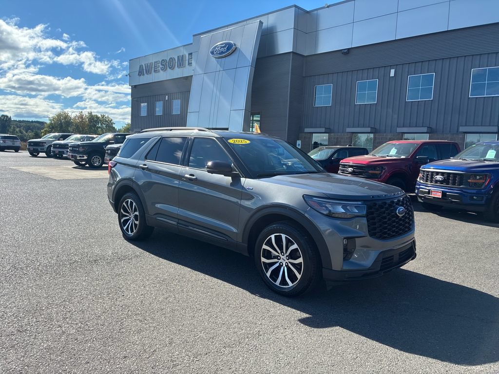 Certified 2025 Ford Explorer ST-Line AWD/4WD image 10