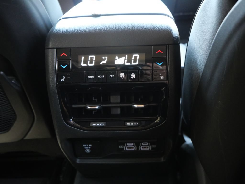 Used 2023 Jeep Grand Cherokee Overland w/ Luxury Tech Group IV AWD/4WD image 12