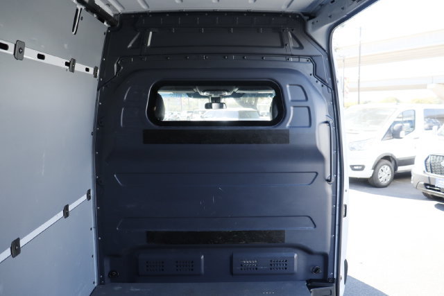 Used 2024 Mercedes-Benz Sprinter 2500 image 33