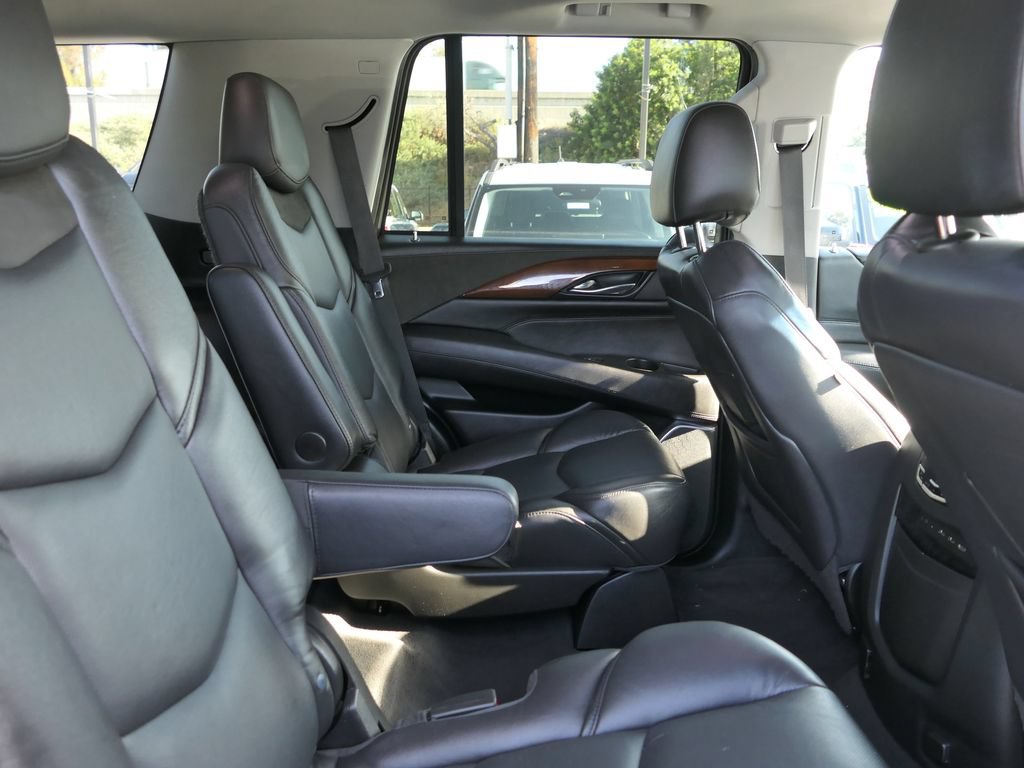 Used 2019 Cadillac Escalade Luxury RWD image 26