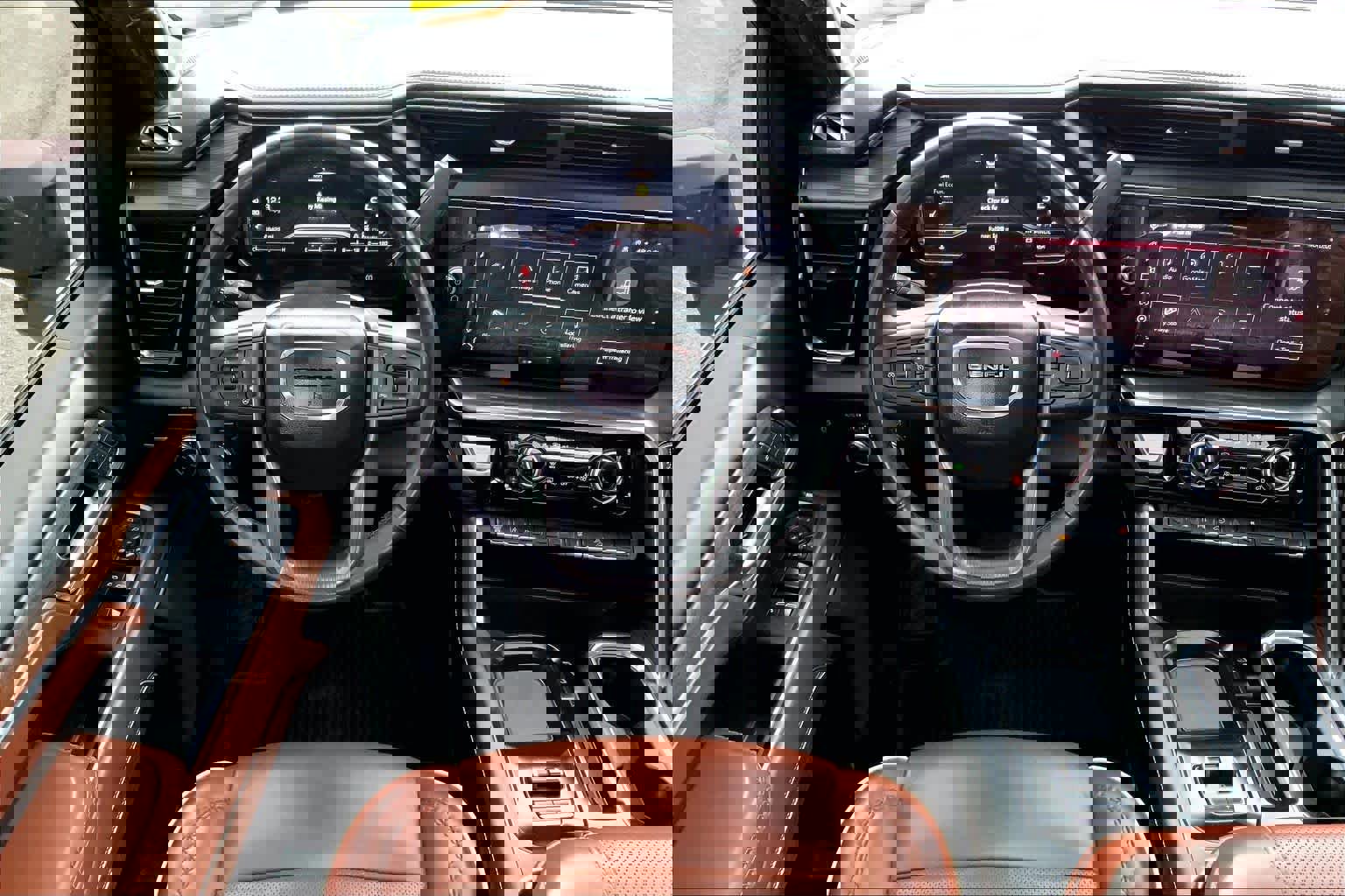 Used 2025 GMC Sierra 2500 Denali Ultimate image 8