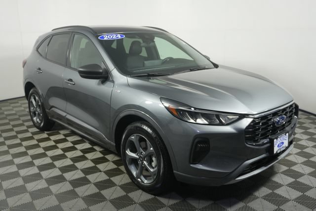 Certified 2024 Ford Escape ST-Line w/ Tech Pack #1 AWD/4WD image 1