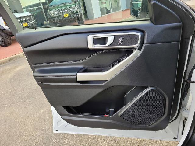 Certified 2022 Ford Explorer XLT w/ Equipment Group 202A image 27