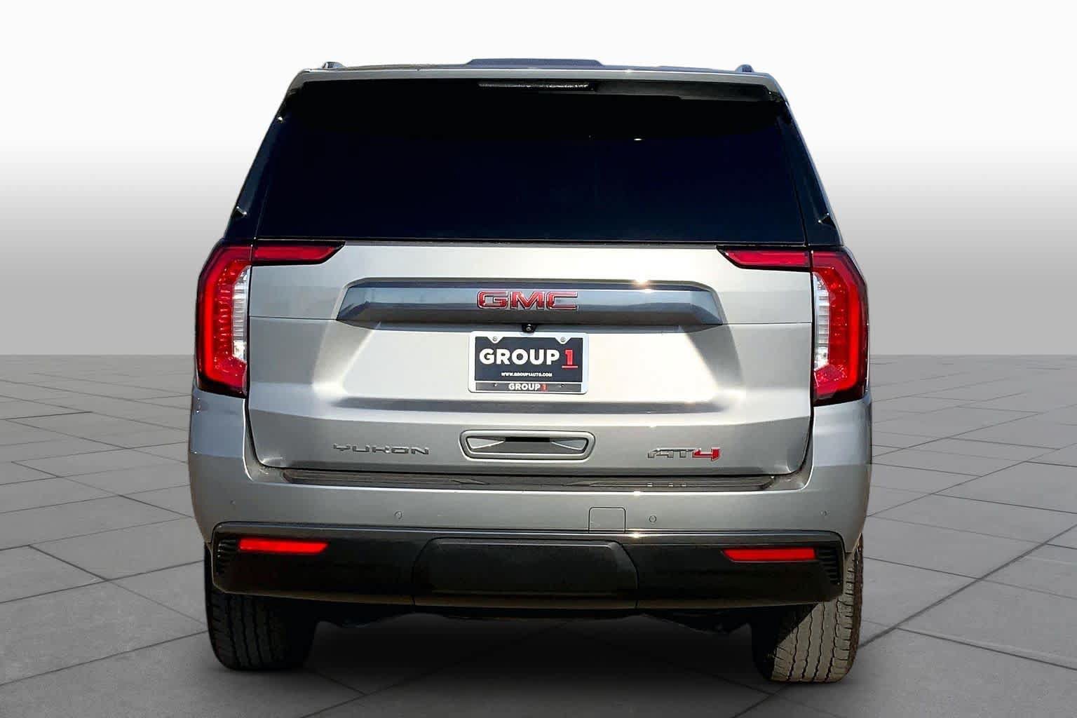 Used 2024 GMC Yukon AT4 w/ Technology Package AWD/4WD image 5