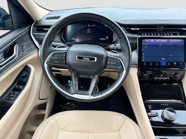 Used 2022 Jeep Grand Cherokee L Limited AWD/4WD image 19