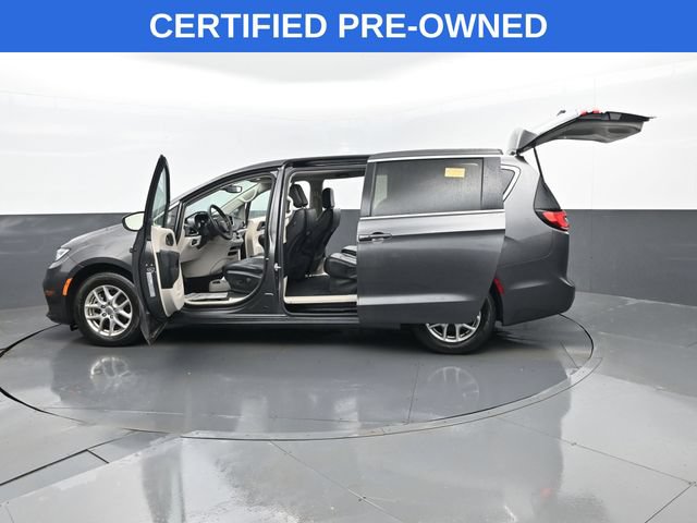Used 2023 Chrysler Pacifica Touring-L FWD image 33