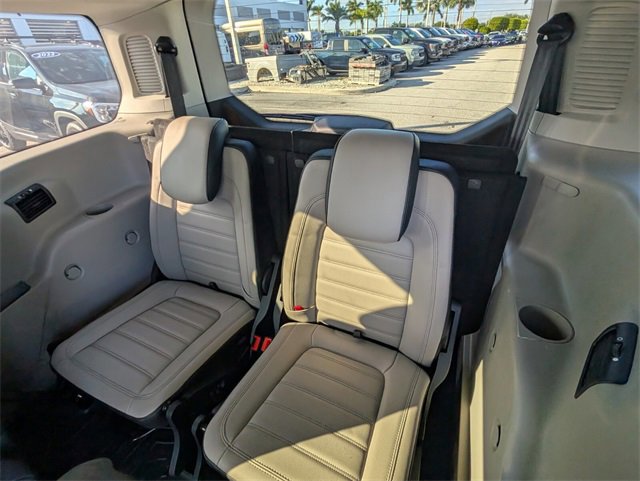 Certified 2023 Ford Transit Connect Titanium w/ Trailer Tow Package image 9