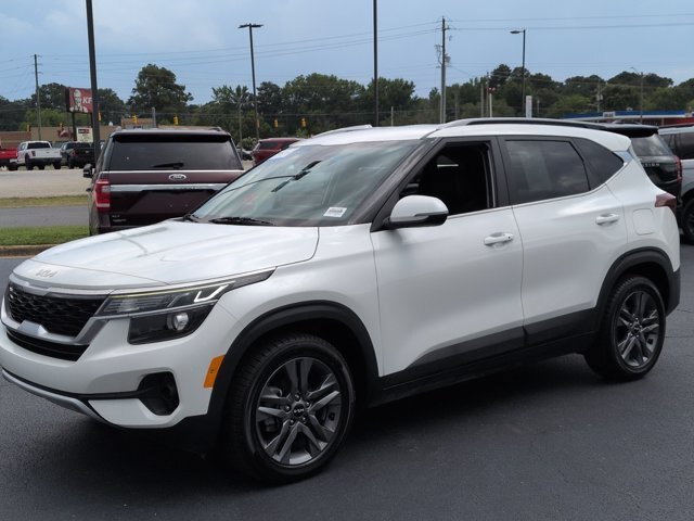 Used 2023 Kia Seltos S w/ Navigation Package FWD image 8