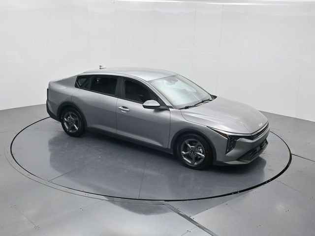 Used 2025 Kia K4 FWD image 41