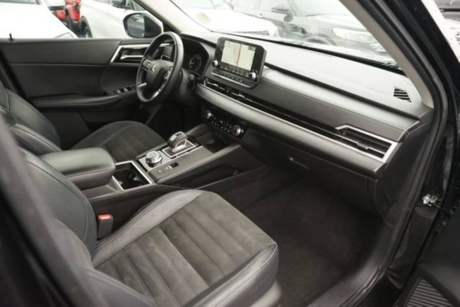 Used 2022 Mitsubishi Outlander SE FWD image 19