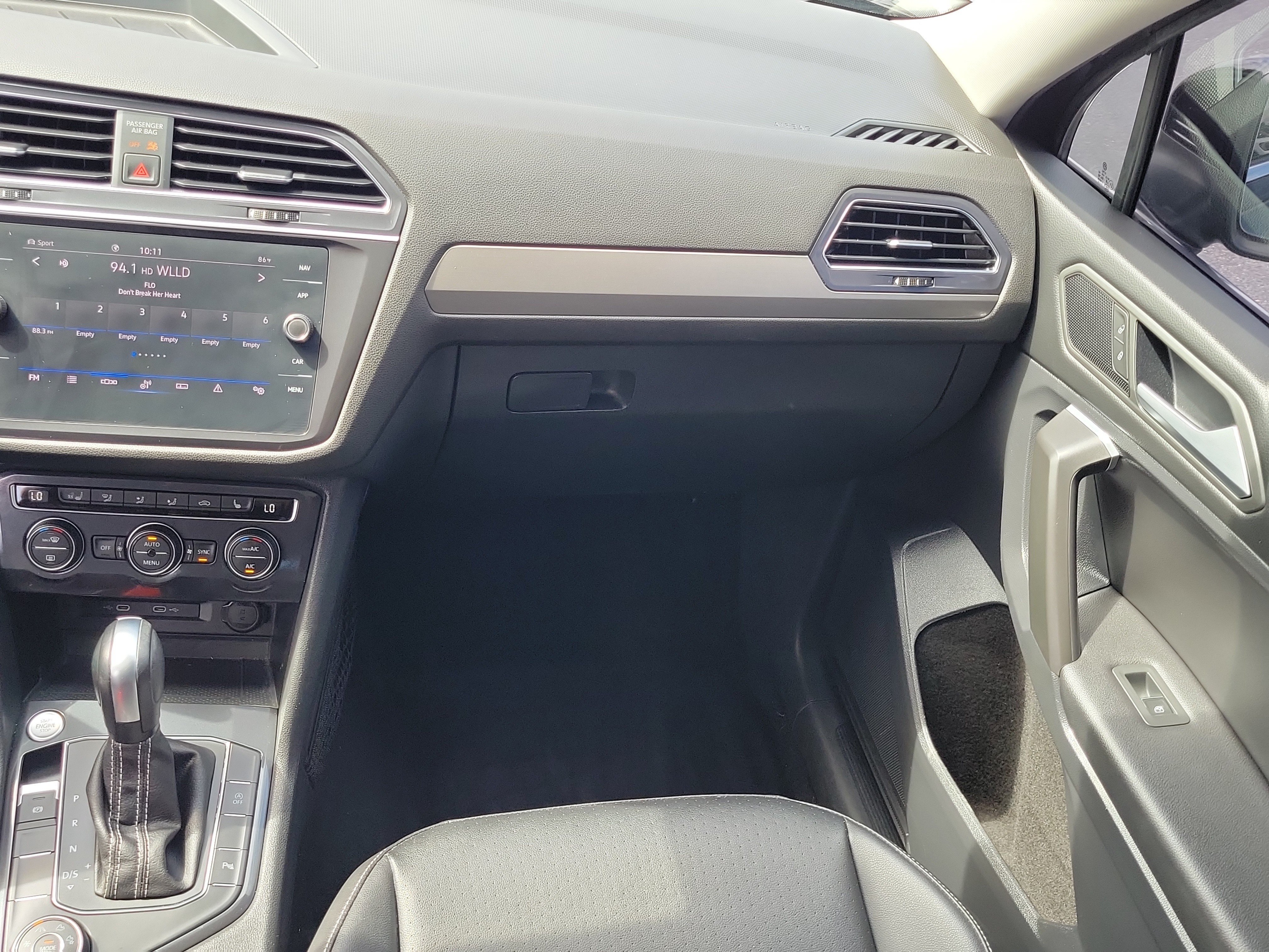 Used 2021 Volkswagen Tiguan SEL w/ 3rd Row Seat Package AWD/4WD image 17