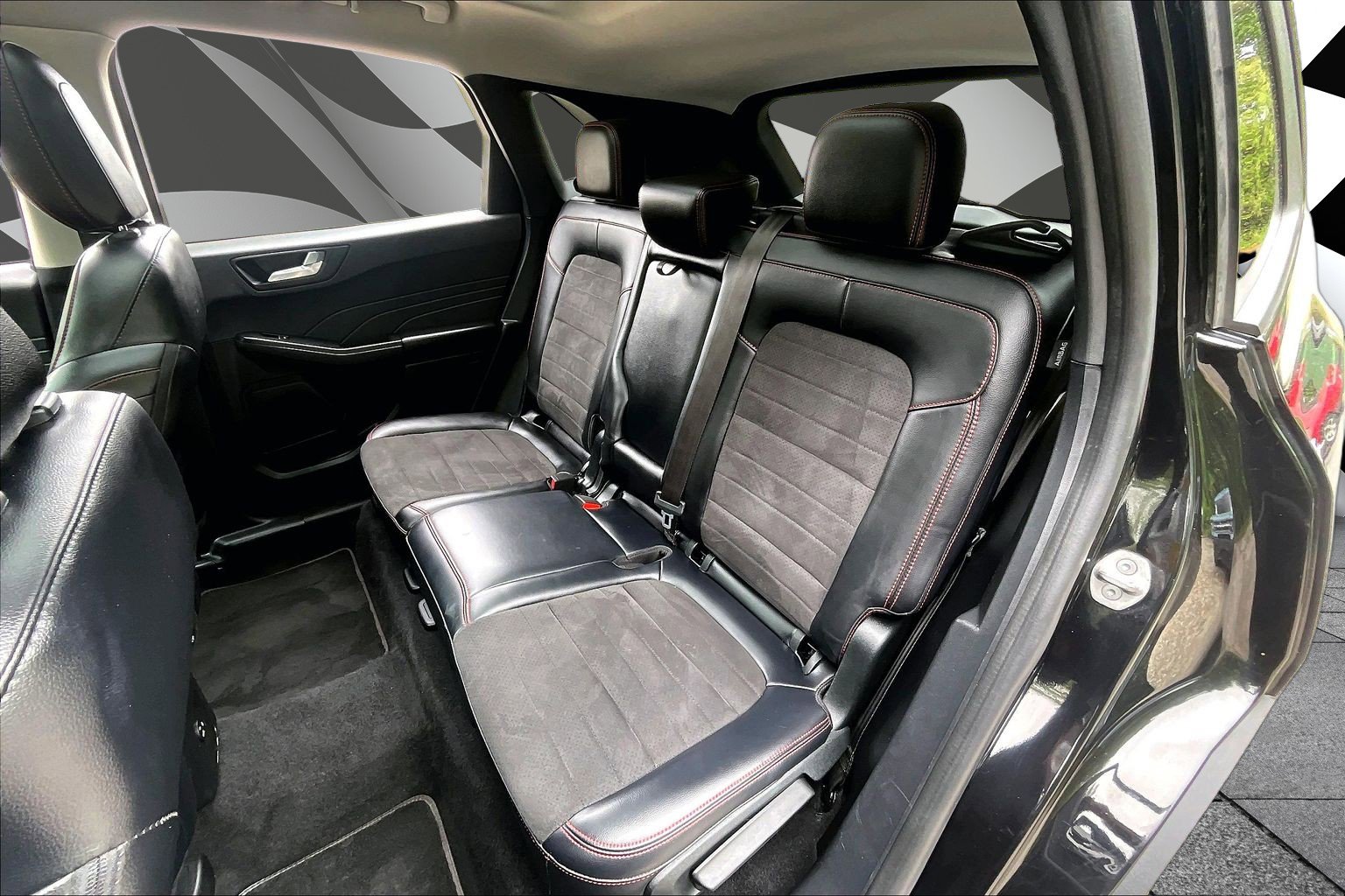 Certified 2022 Ford Escape SEL w/ SEL Stealth AWD Package image 25