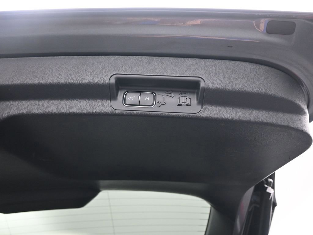 Certified 2022 Ford Explorer XLT w/ Class IV Trailer Tow Package image 54