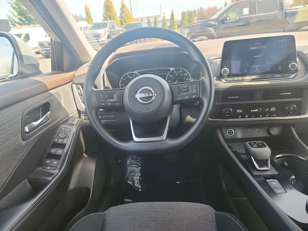 Used 2023 Nissan Rogue SV AWD/4WD image 9