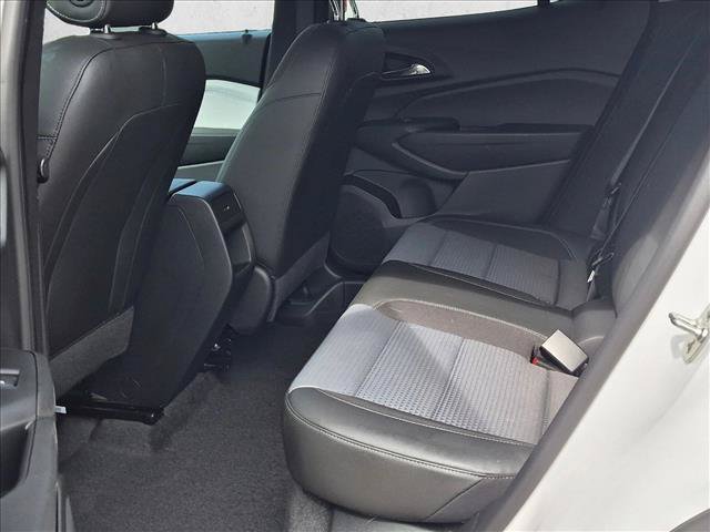 Used 2024 Chevrolet Trax LT w/ LT Convenience Package FWD image 18